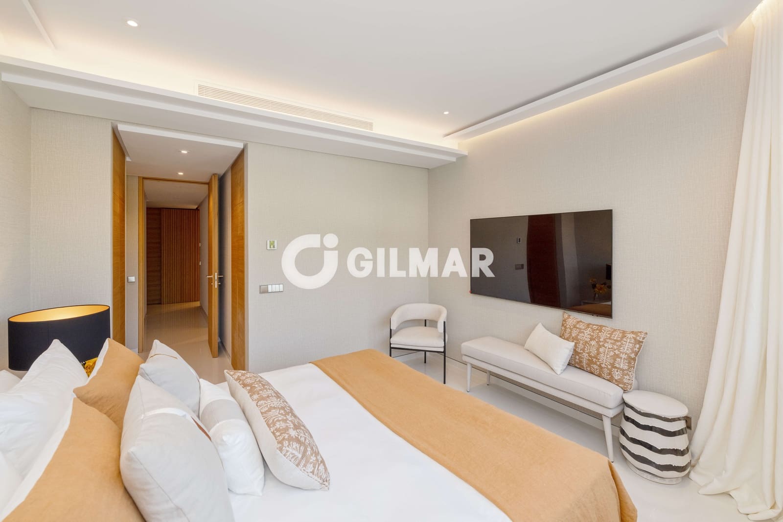 4 bedroom Flat for sale in Nueva Andalucia with pool garage - € 5,900,000 (Ref: 10039988)
