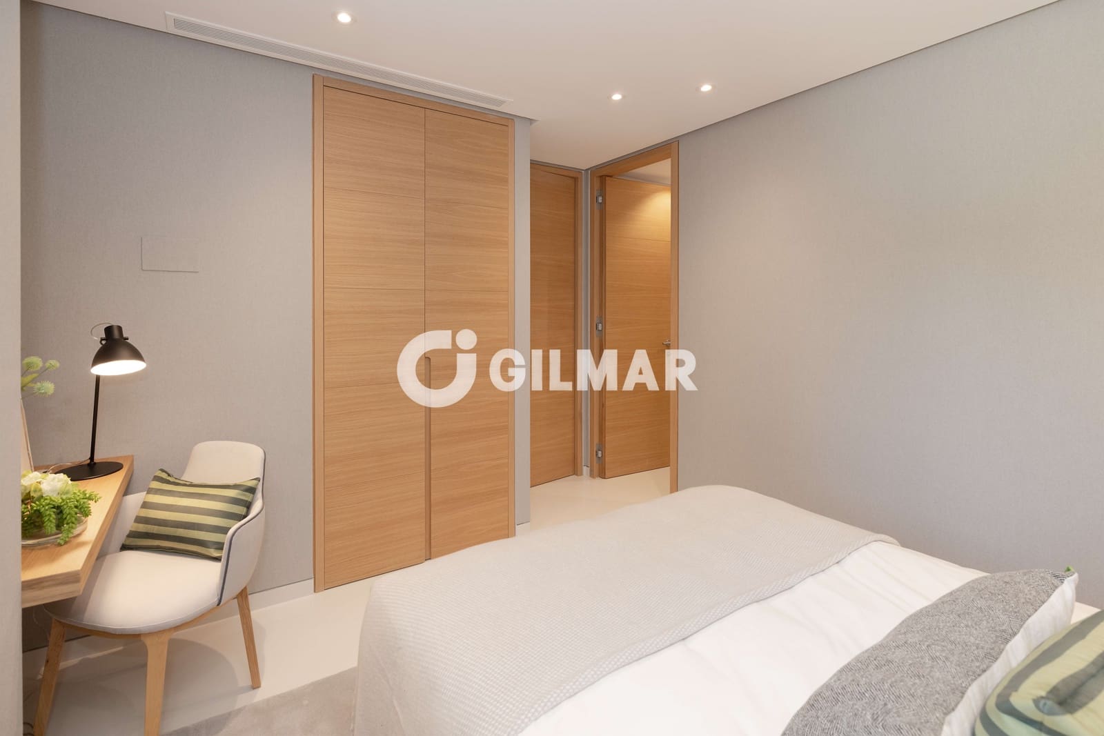 4 bedroom Flat for sale in Nueva Andalucia with pool garage - € 5,900,000 (Ref: 10039988)