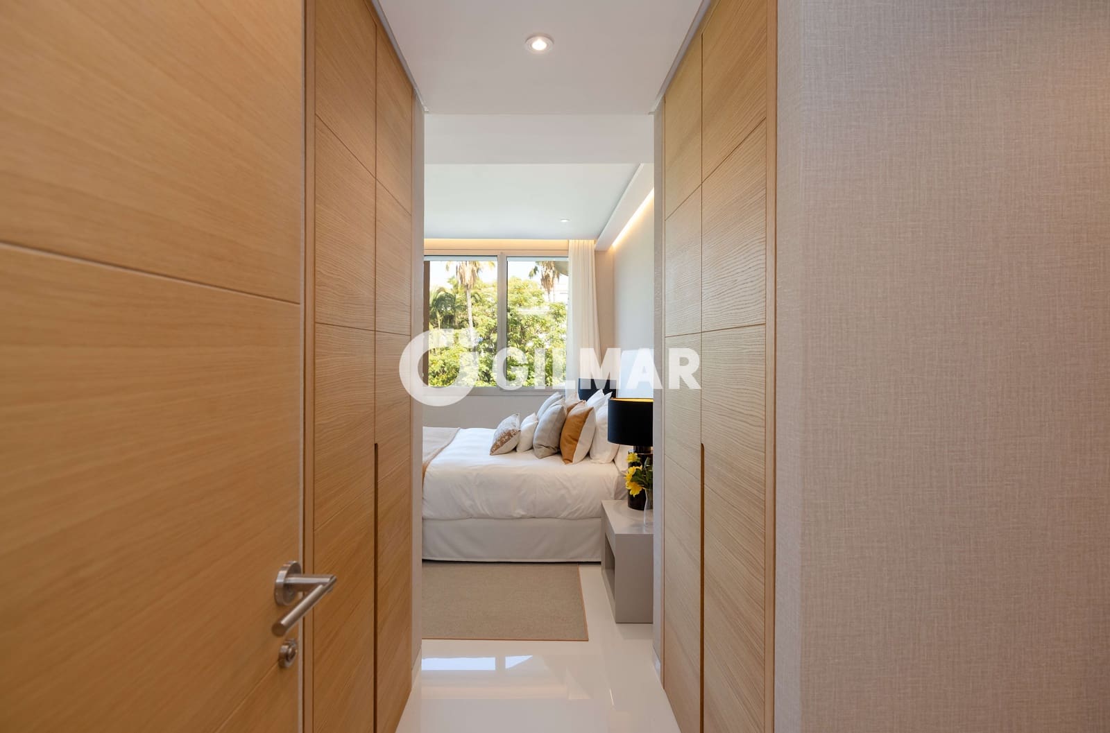 4 bedroom Flat for sale in Nueva Andalucia with pool garage - € 5,900,000 (Ref: 10039988)