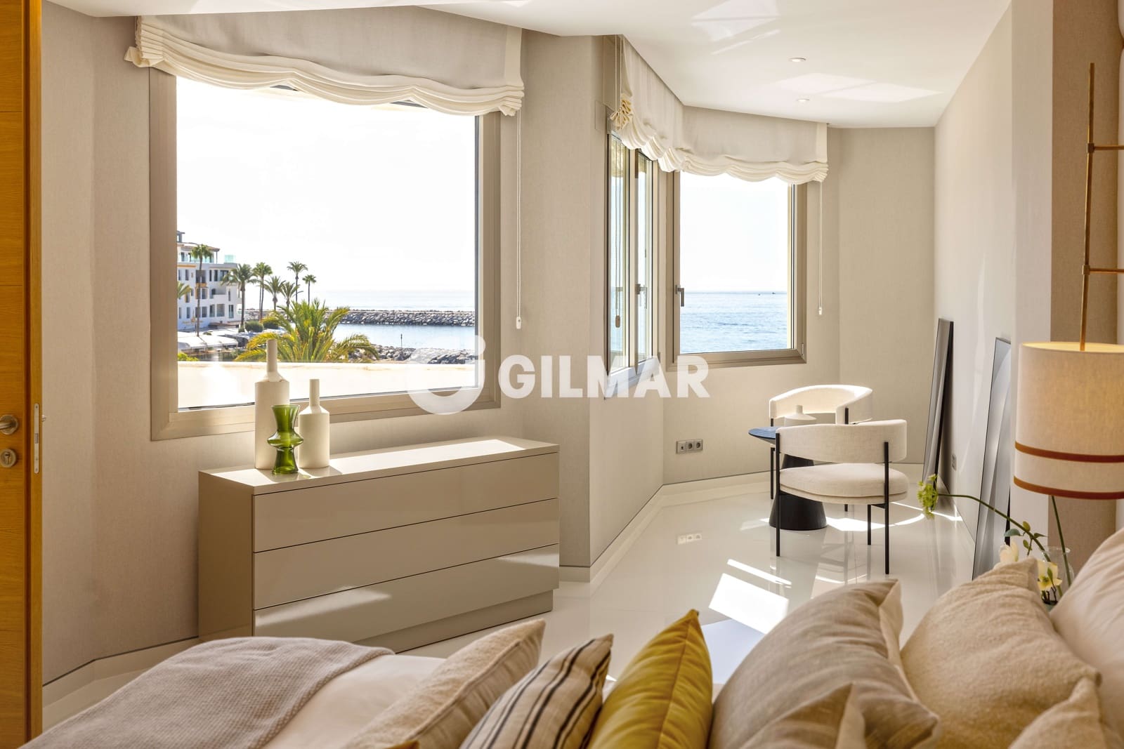 4 bedroom Flat for sale in Nueva Andalucia with pool garage - € 5,900,000 (Ref: 10039988)