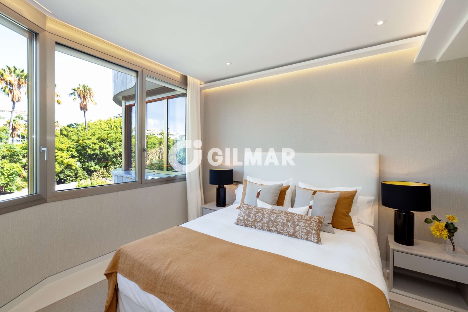 4 bedroom Flat for sale in Nueva Andalucia with pool garage - € 5,900,000 (Ref: 10039988)