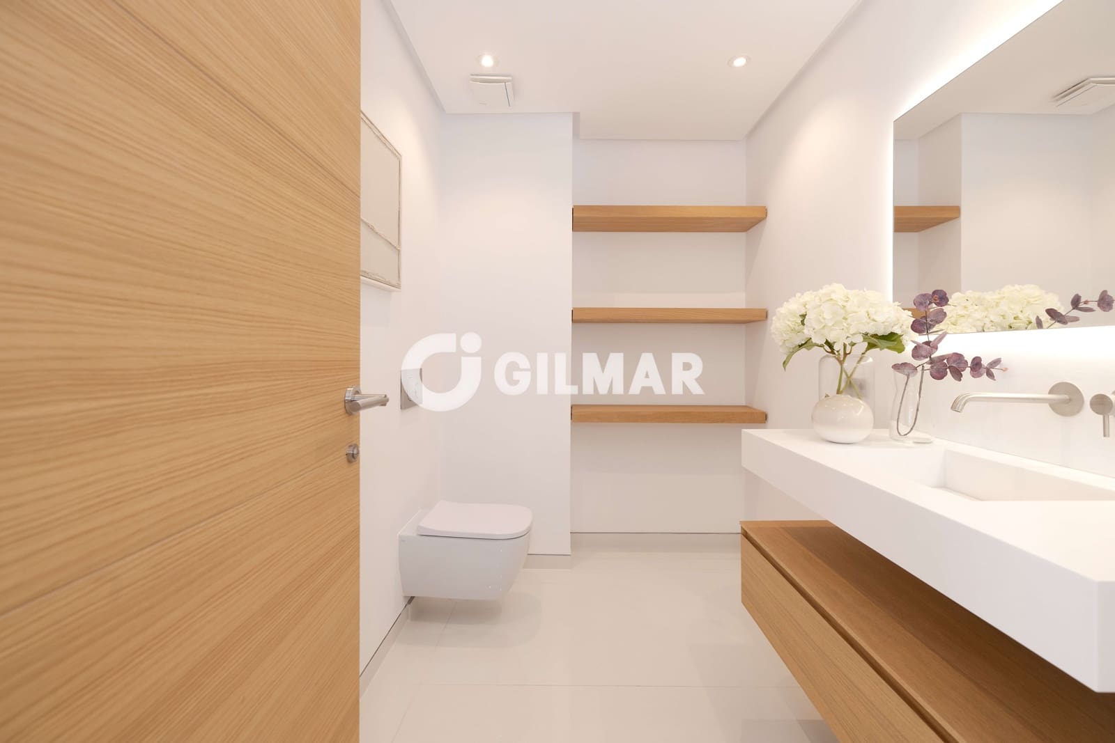 4 bedroom Flat for sale in Nueva Andalucia with pool garage - € 5,900,000 (Ref: 10039988)