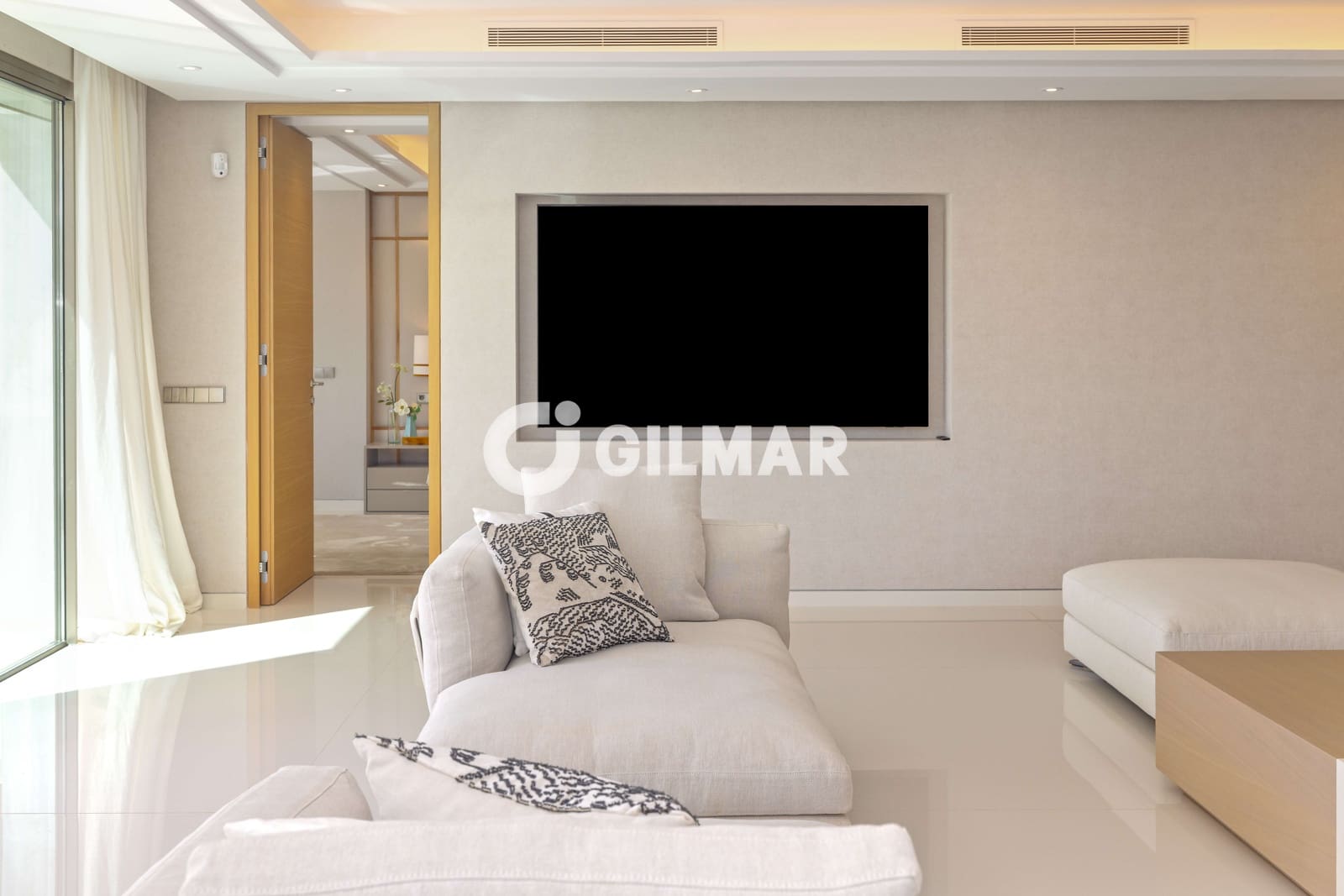 4 bedroom Flat for sale in Nueva Andalucia with pool garage - € 5,900,000 (Ref: 10039988)
