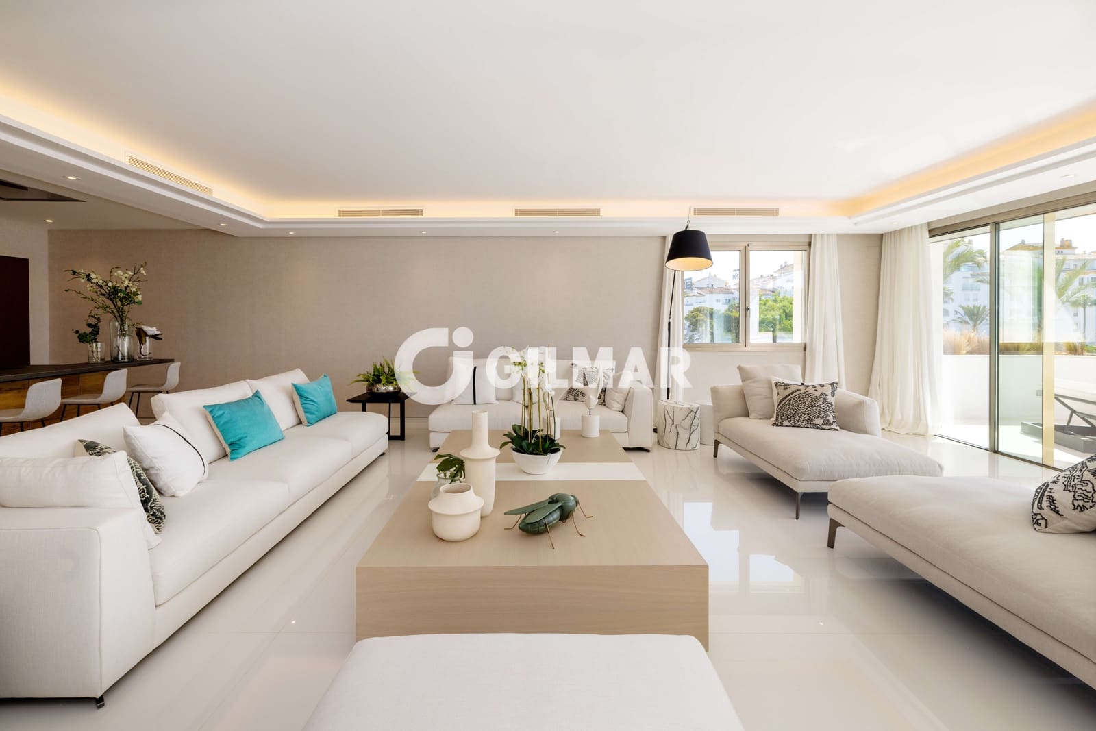 4 bedroom Flat for sale in Nueva Andalucia with pool garage - € 5,900,000 (Ref: 10039988)