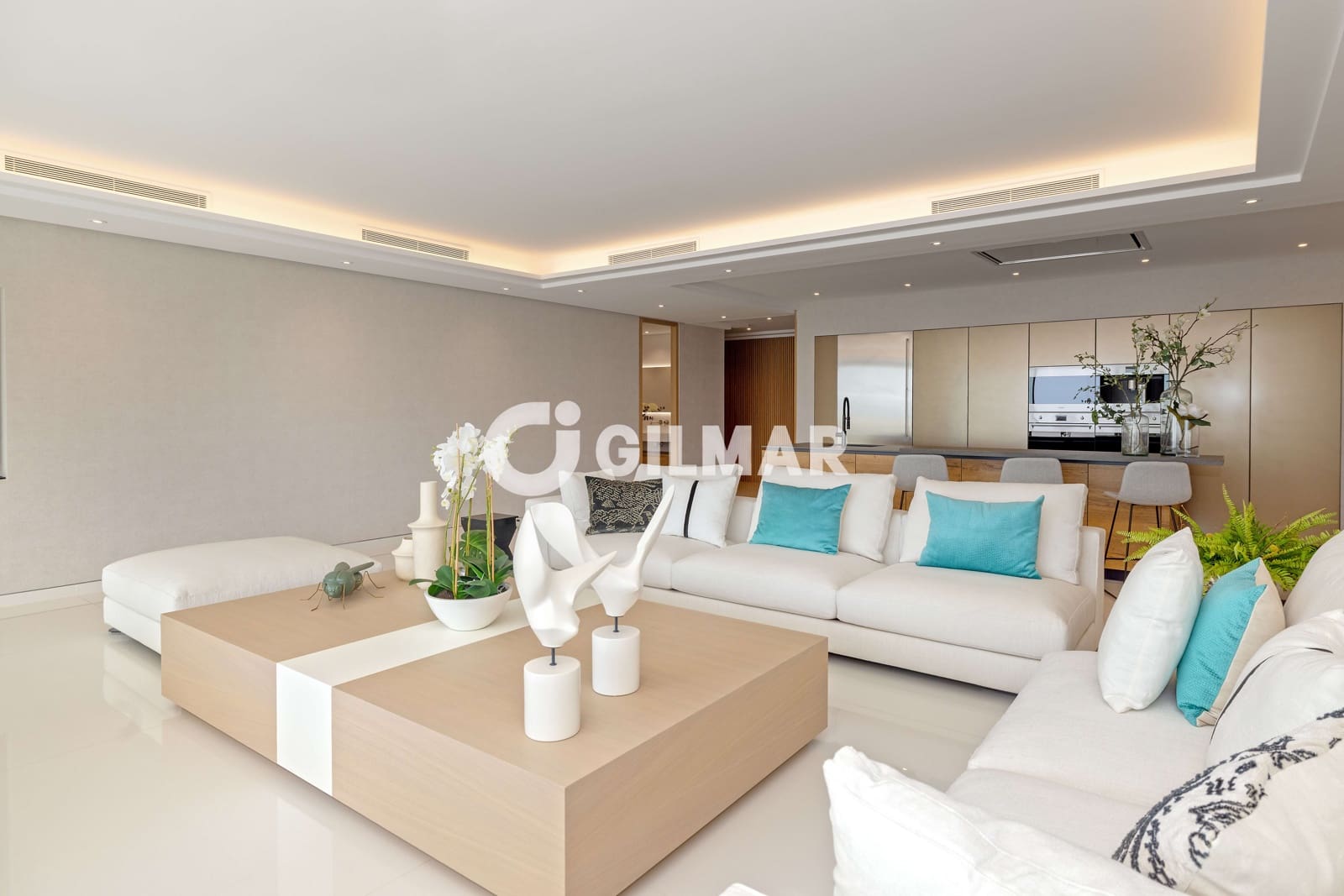 4 bedroom Flat for sale in Nueva Andalucia with pool garage - € 5,900,000 (Ref: 10039988)