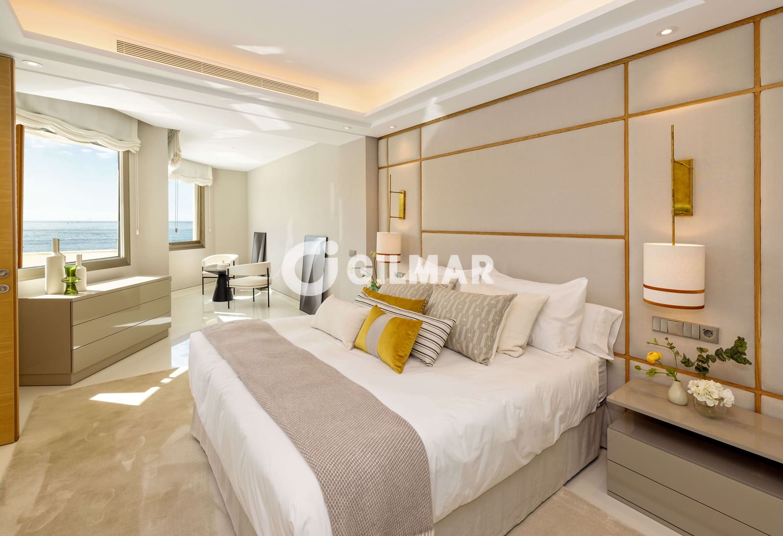 4 bedroom Flat for sale in Nueva Andalucia with pool garage - € 5,900,000 (Ref: 10039988)