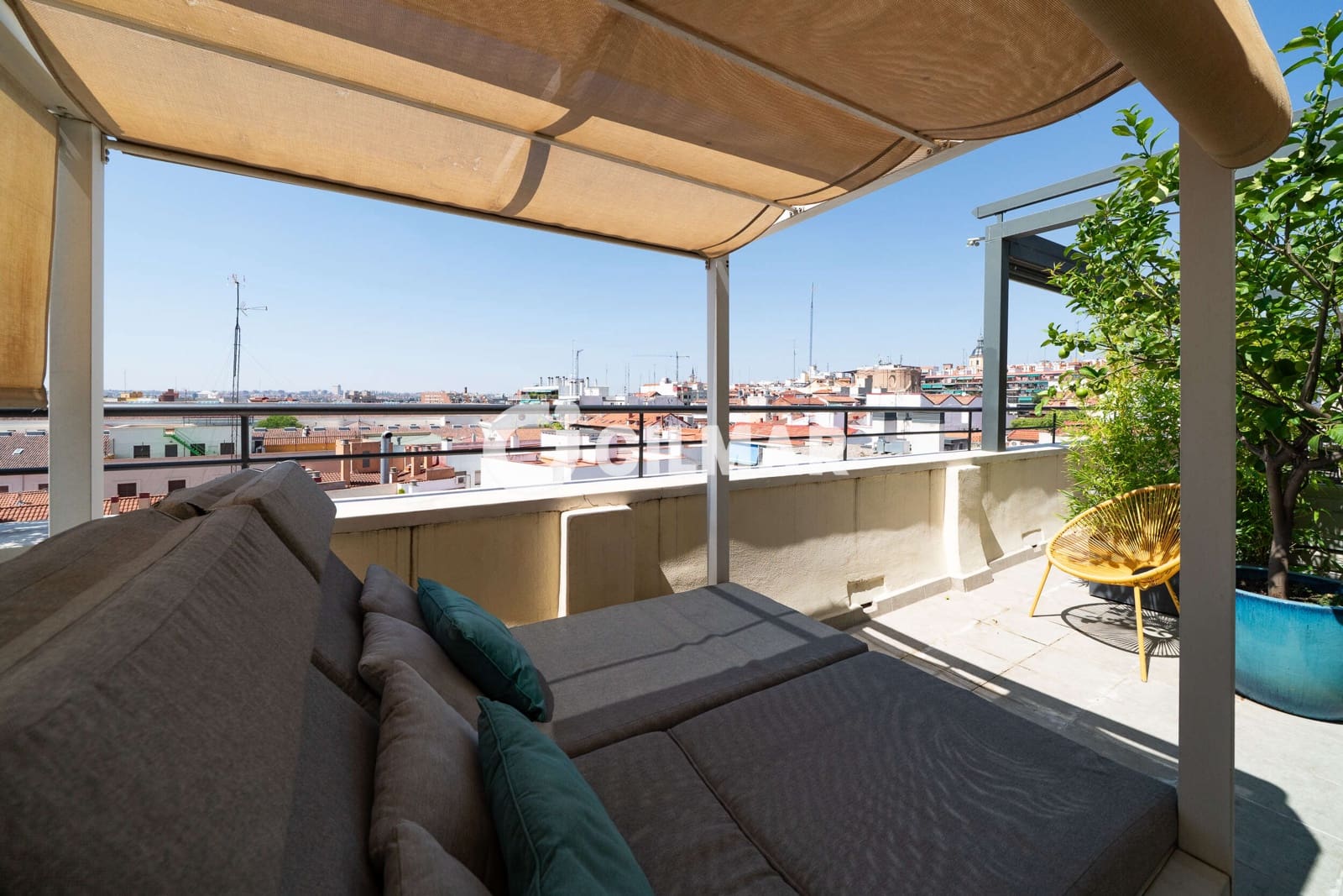 2 soveværelse Penthouse til salg i Madrid by - € 999.000 (Ref: 10041713)