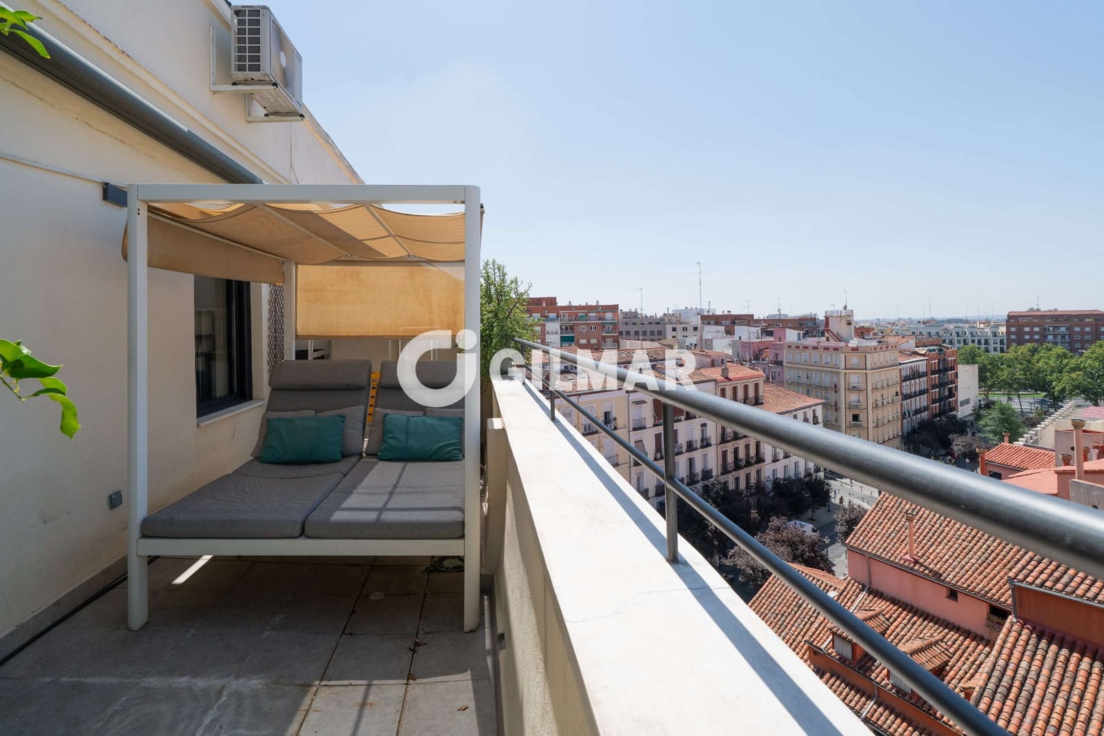 2 soveværelse Penthouse til salg i Madrid by - € 999.000 (Ref: 10041713)