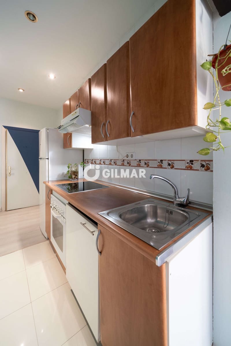 Wohnung zu verkaufen in Madrid Stadt - 265.000 € (Ref: 10041714)