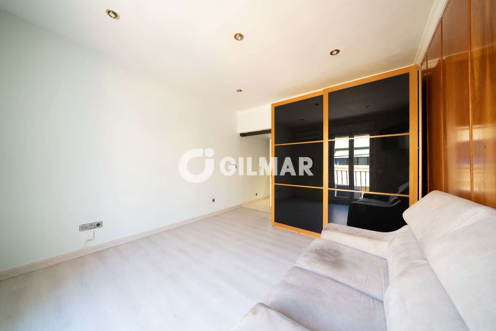 Wohnung zu verkaufen in Madrid Stadt - 265.000 € (Ref: 10041714)