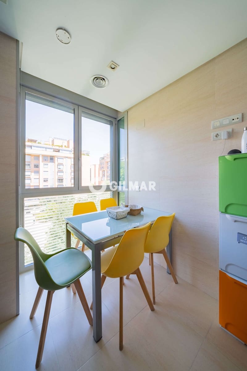 4 soveværelse Lejlighed til salg i Madrid by med swimmingpool garage - € 1.240.000 (Ref: 10041717)
