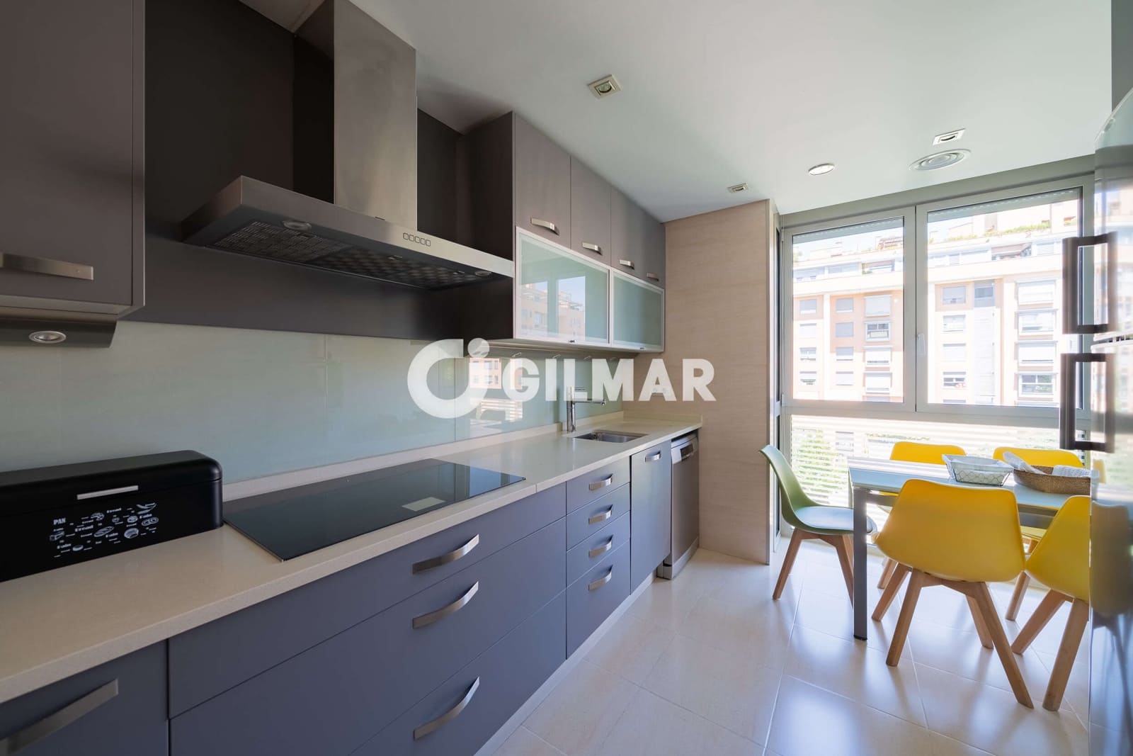4 soveværelse Lejlighed til salg i Madrid by med swimmingpool garage - € 1.240.000 (Ref: 10041717)
