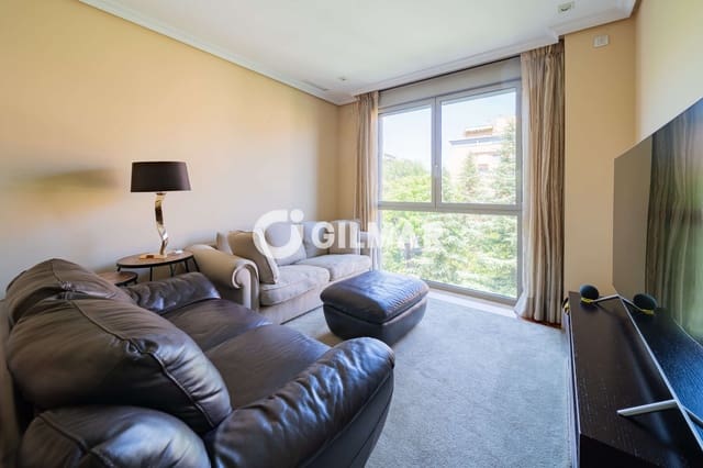 4 soveværelse Lejlighed til salg i Legazpi, Madrid by med swimmingpool garage - € 1.240.000 (Ref: 10041717)