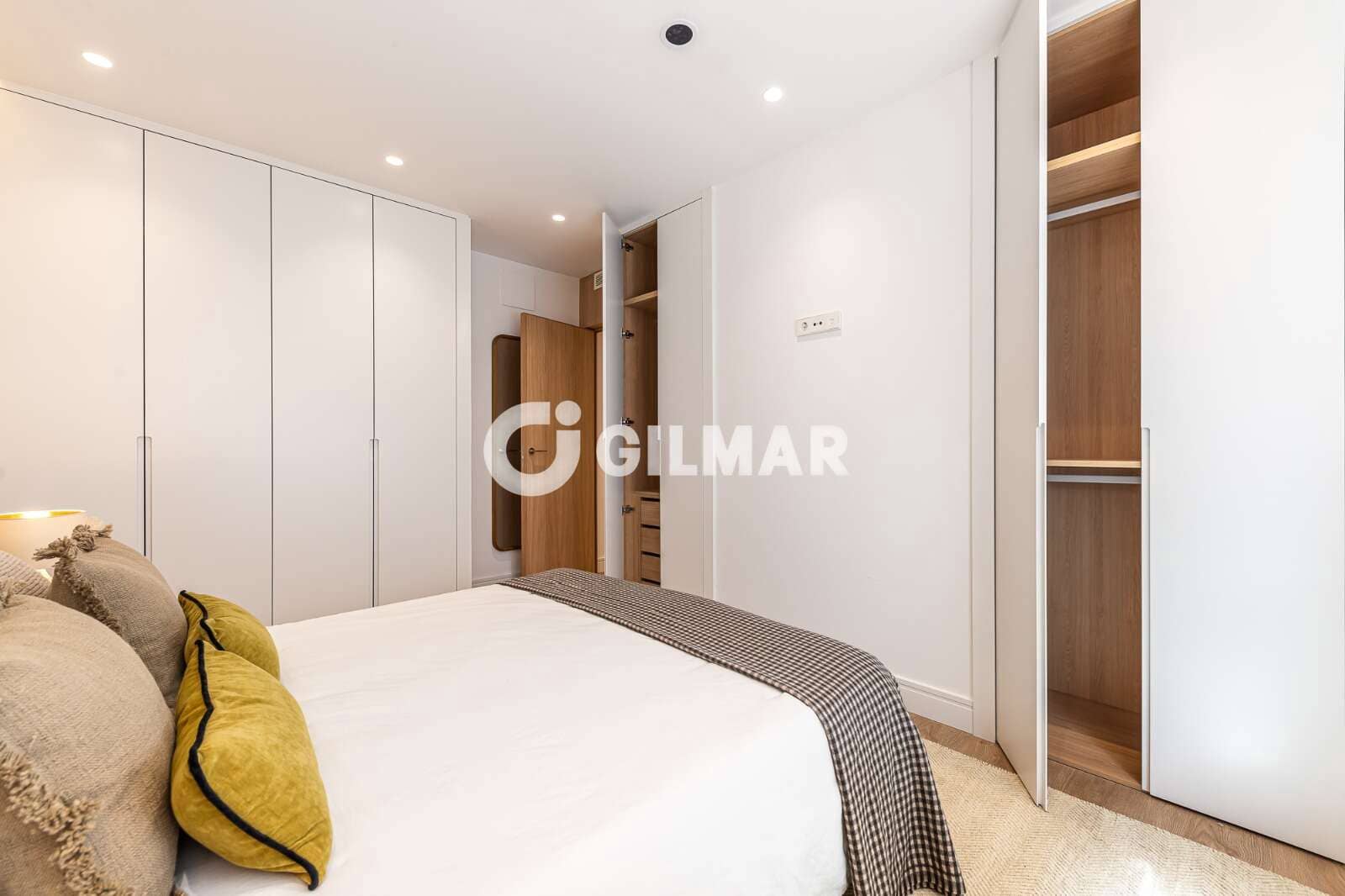 4 soveværelse Lejlighed til salg i Madrid by - € 925.000 (Ref: 10041719)