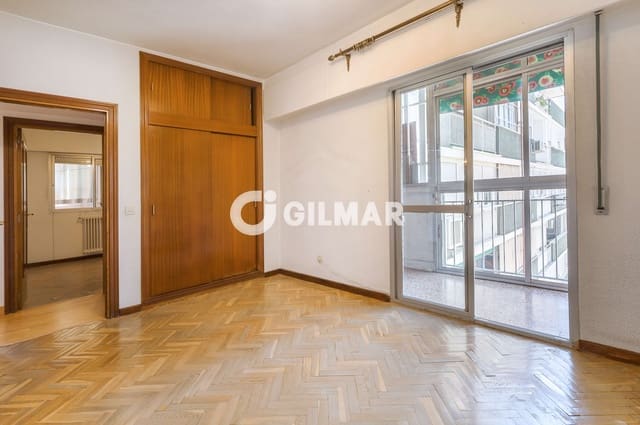 4 soveværelse Lejlighed til salg i Legazpi, Madrid by med swimmingpool - € 750.000 (Ref: 10041722)