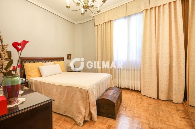 3 bedroom Flat for sale in Embajadores, Madrid city - € 640,000 (Ref: 10041725)