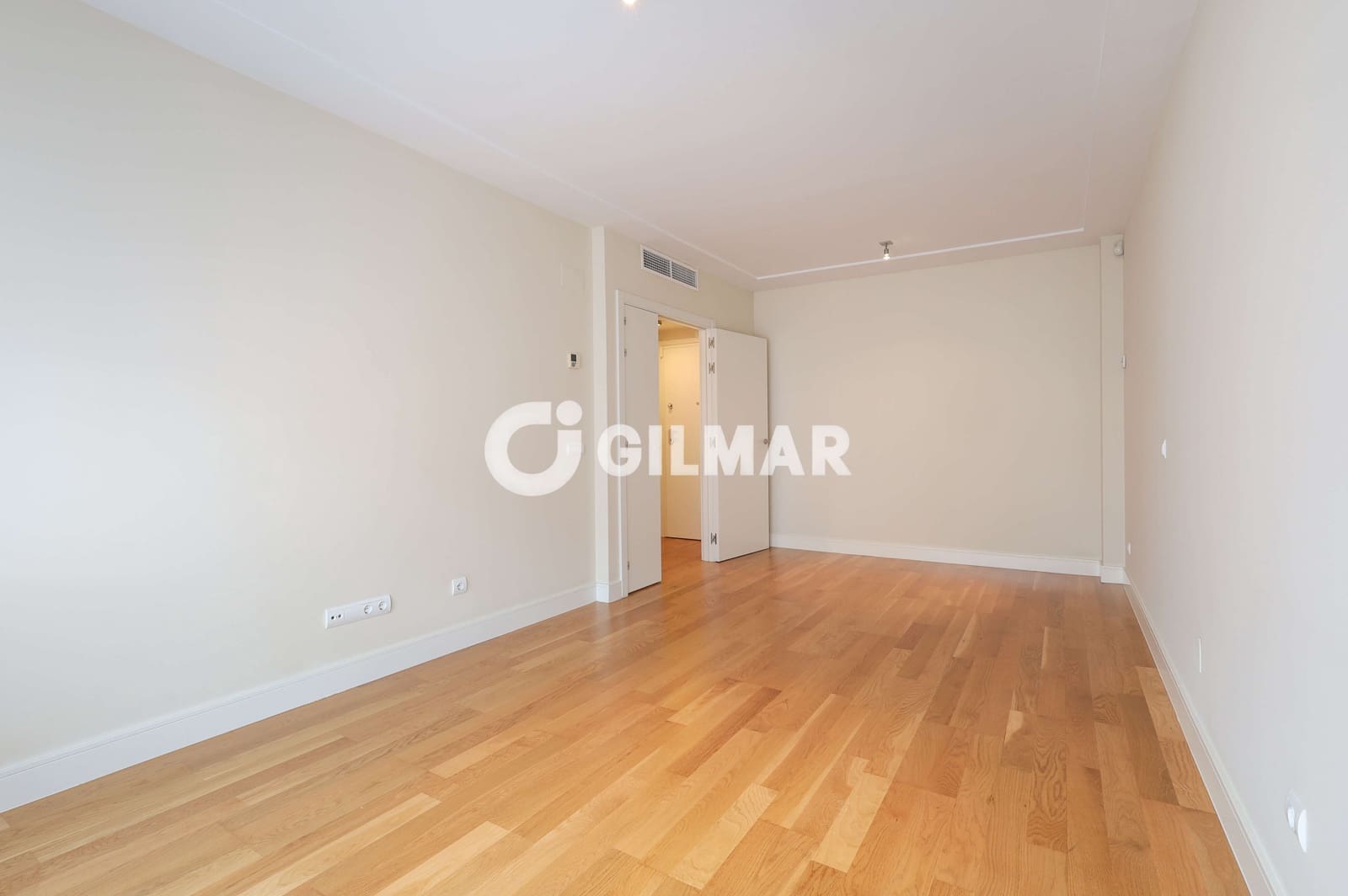 2 soveværelse Lejlighed til salg i Madrid by med swimmingpool garage - € 748.000 (Ref: 10041736)