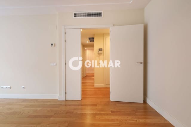 2 soveværelse Lejlighed til salg i Legazpi, Madrid by med swimmingpool garage - € 748.000 (Ref: 10041736)