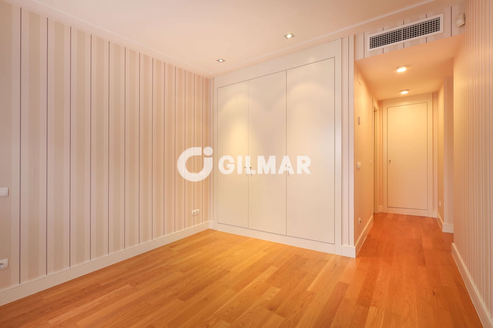 2 soveværelse Lejlighed til salg i Madrid by med swimmingpool garage - € 748.000 (Ref: 10041736)