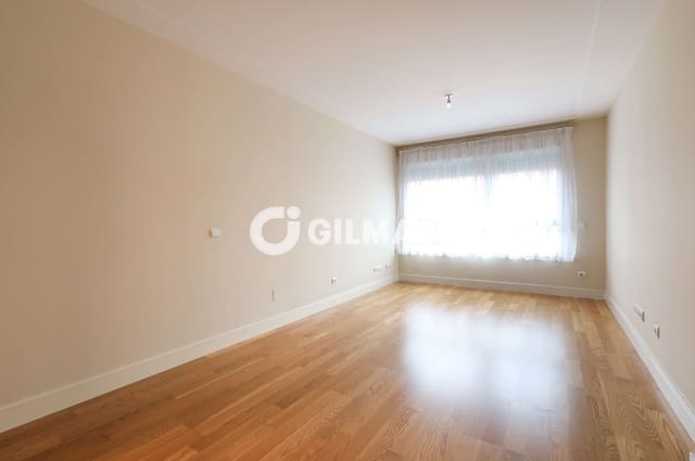 2 soveværelse Lejlighed til salg i Legazpi, Madrid by med swimmingpool garage - € 748.000 (Ref: 10041736)