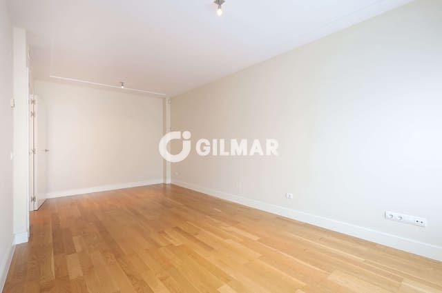 2 soveværelse Lejlighed til salg i Legazpi, Madrid by med swimmingpool garage - € 748.000 (Ref: 10041736)