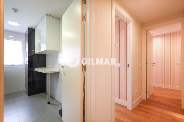2 soveværelse Lejlighed til salg i Legazpi, Madrid by med swimmingpool garage - € 748.000 (Ref: 10041736)
