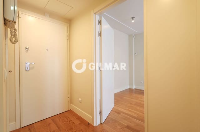 2 soveværelse Lejlighed til salg i Legazpi, Madrid by med swimmingpool garage - € 748.000 (Ref: 10041736)
