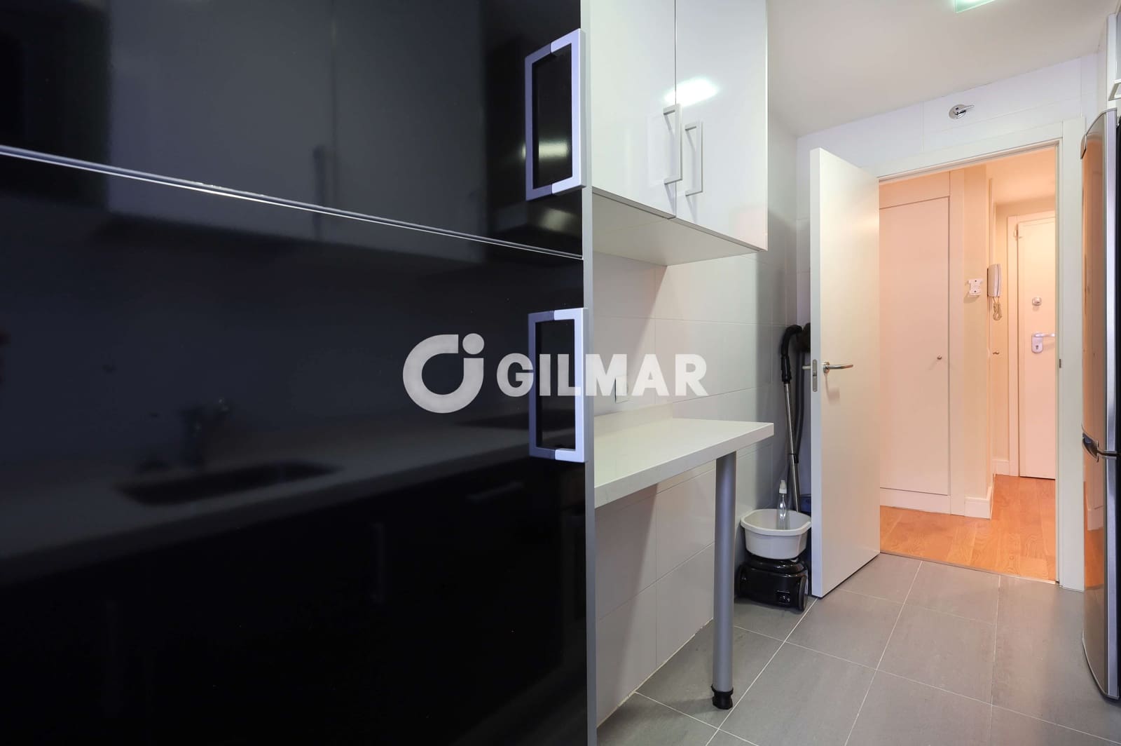 2 soveværelse Lejlighed til salg i Madrid by med swimmingpool garage - € 748.000 (Ref: 10041736)
