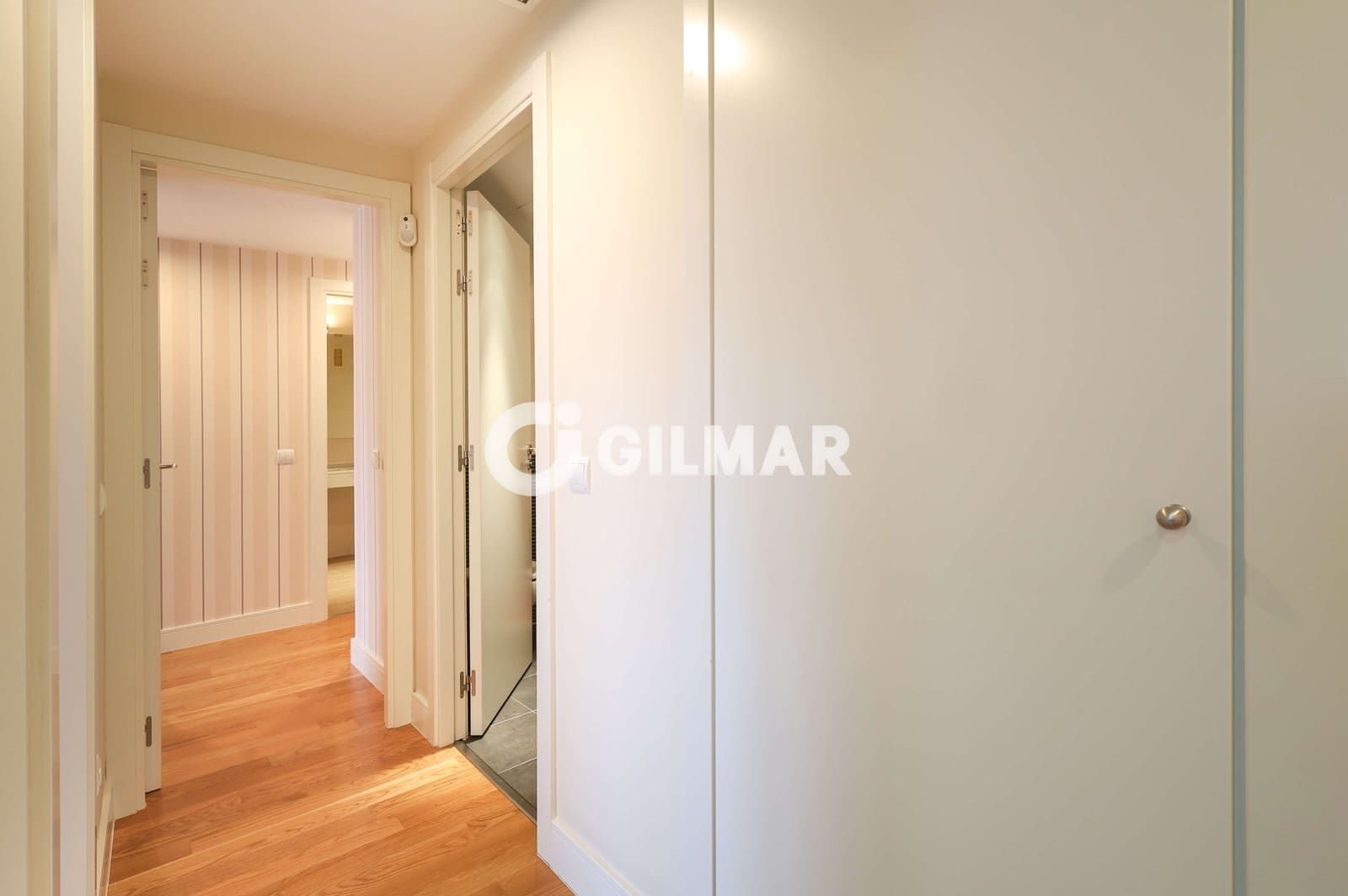 2 soveværelse Lejlighed til salg i Madrid by med swimmingpool garage - € 748.000 (Ref: 10041736)