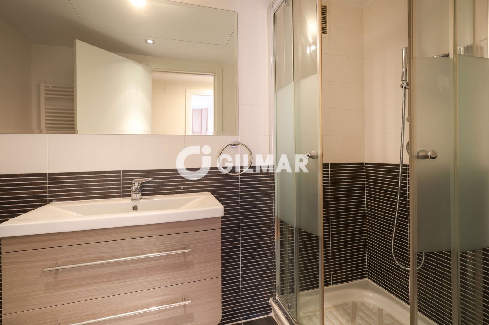 2 soveværelse Lejlighed til salg i Madrid by med swimmingpool garage - € 748.000 (Ref: 10041736)