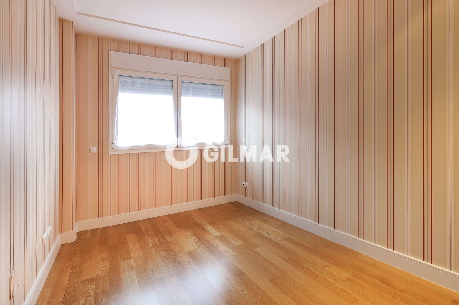 2 soveværelse Lejlighed til salg i Madrid by med swimmingpool garage - € 748.000 (Ref: 10041736)