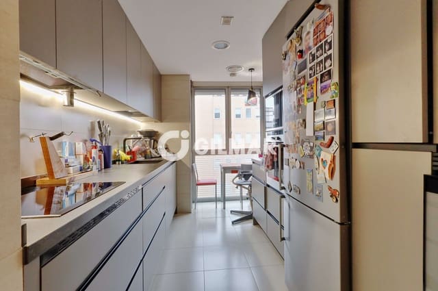 3 soveværelse Lejlighed til salg i Legazpi, Madrid by med swimmingpool garage - € 935.000 (Ref: 10041740)