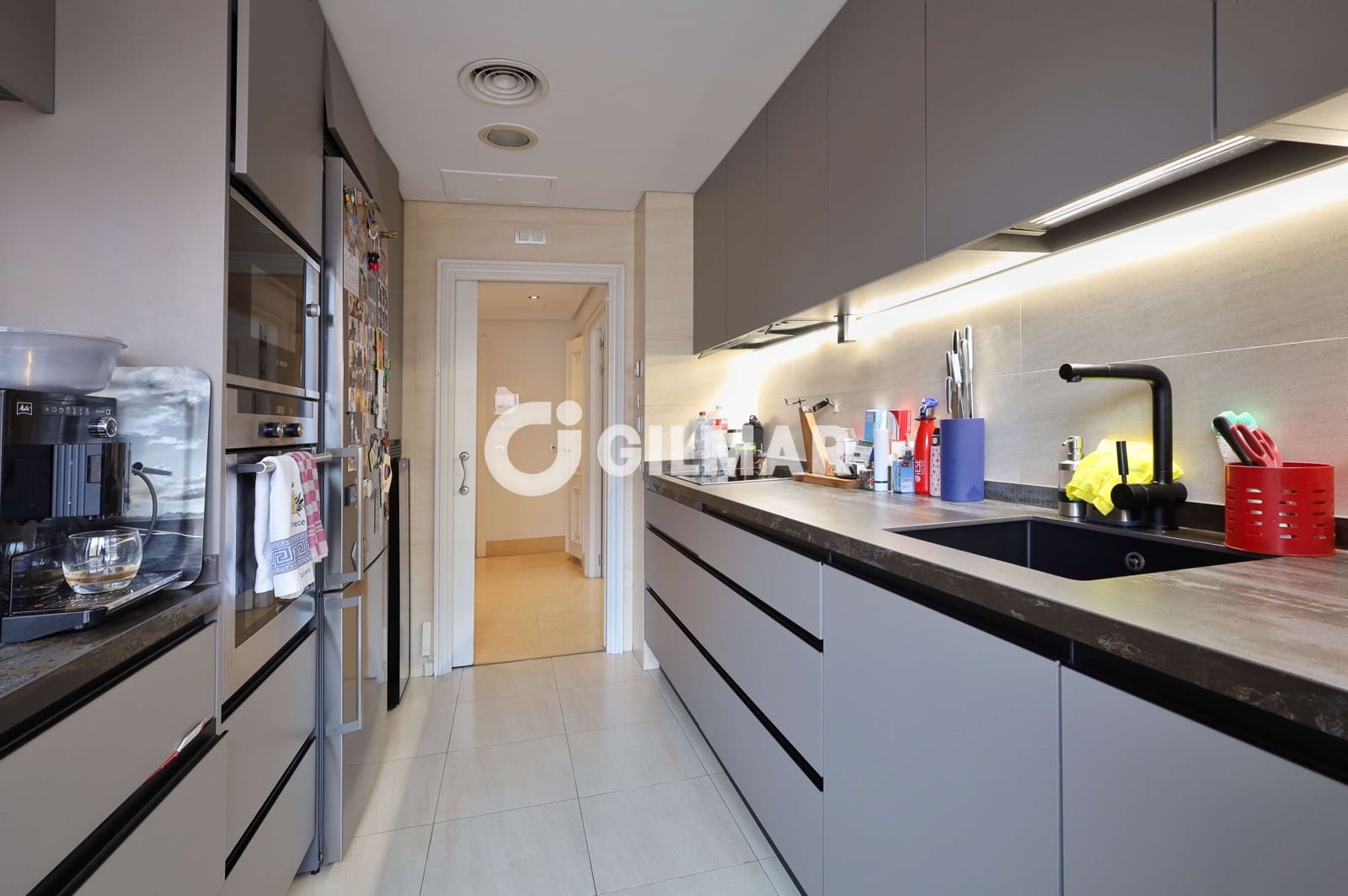 3 soveværelse Lejlighed til salg i Madrid by med swimmingpool garage - € 935.000 (Ref: 10041740)