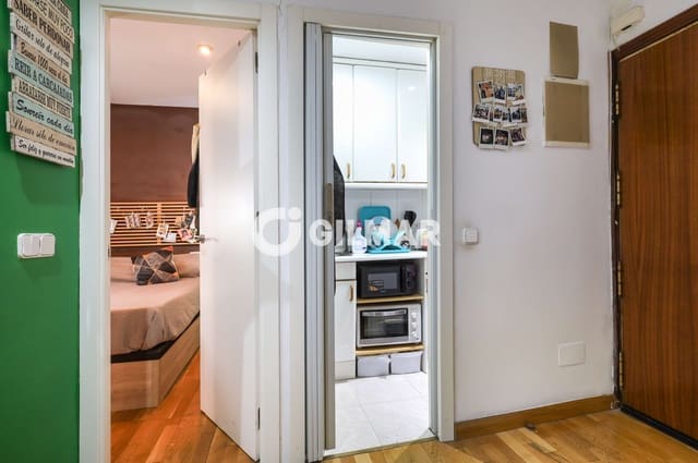 1 chambre Appartement à vendre à Embajadores, Madrid ville - 250 000 € (Ref: 10041741)