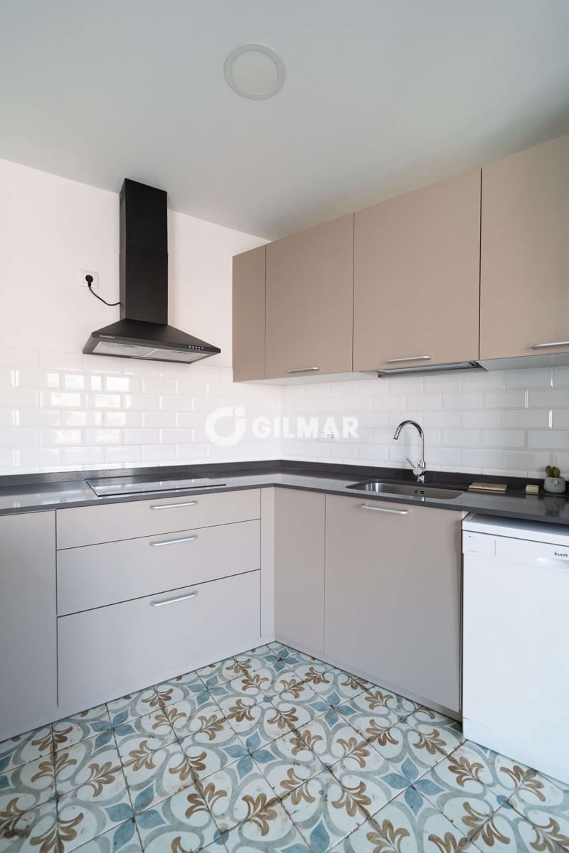 Piso de 4 habitaciones en Madrid ciudad en venta - 795.000 € (Ref: 10041743)