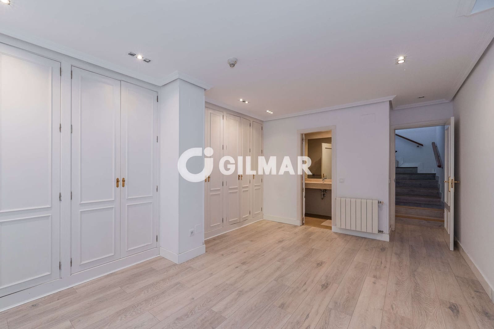 3 bedroom Flat for sale in La Moraleja with pool garage - € 1,249,000 (Ref: 10043508)