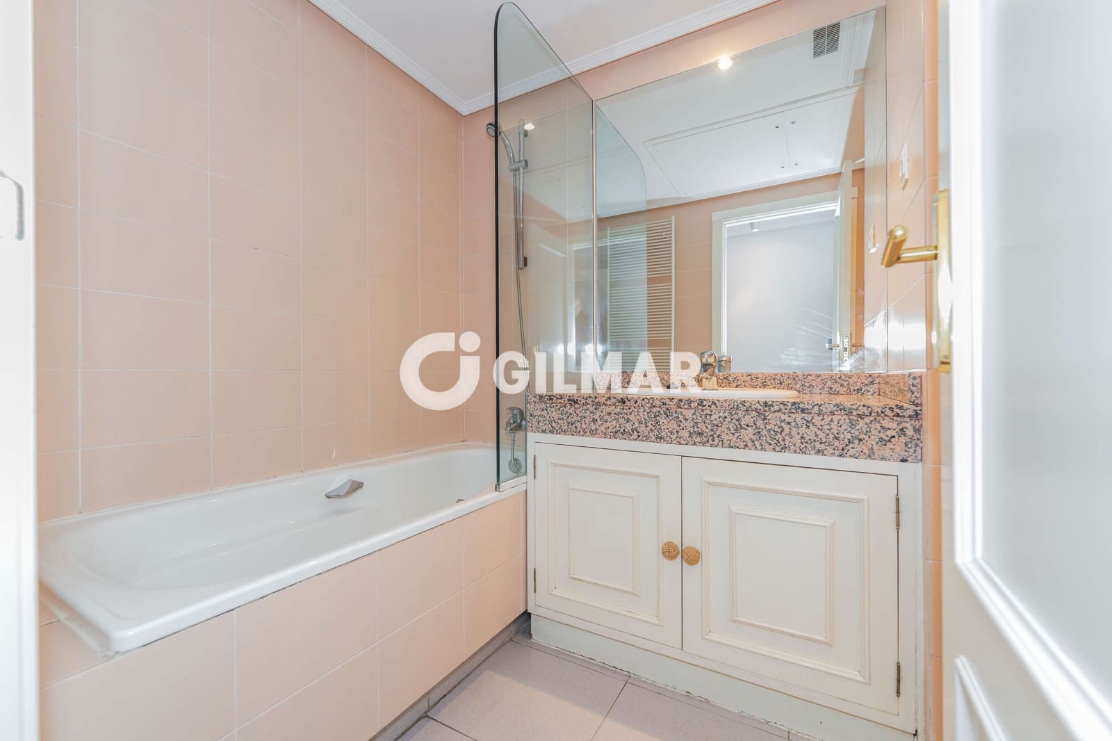 3 bedroom Flat for sale in La Moraleja with pool garage - € 1,249,000 (Ref: 10043508)