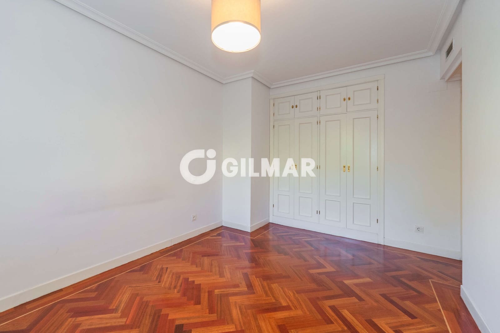 3 bedroom Flat for sale in La Moraleja with pool garage - € 1,249,000 (Ref: 10043508)