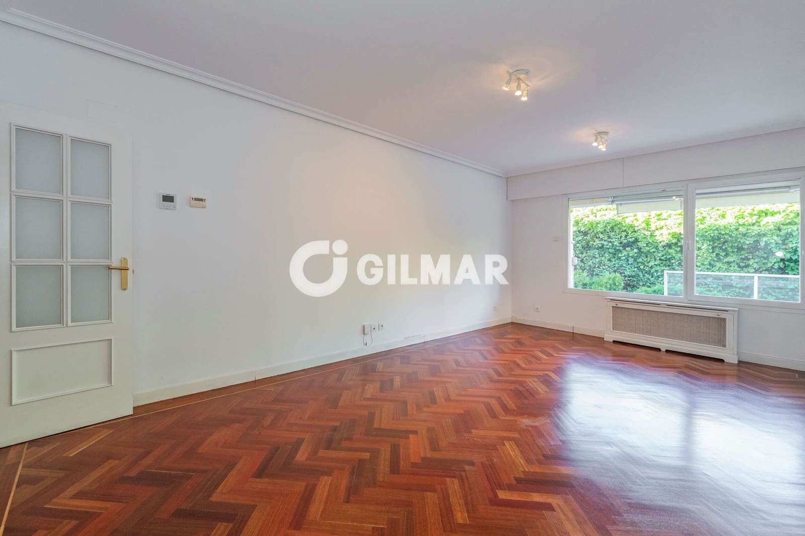 3 bedroom Flat for sale in La Moraleja with pool garage - € 1,249,000 (Ref: 10043508)