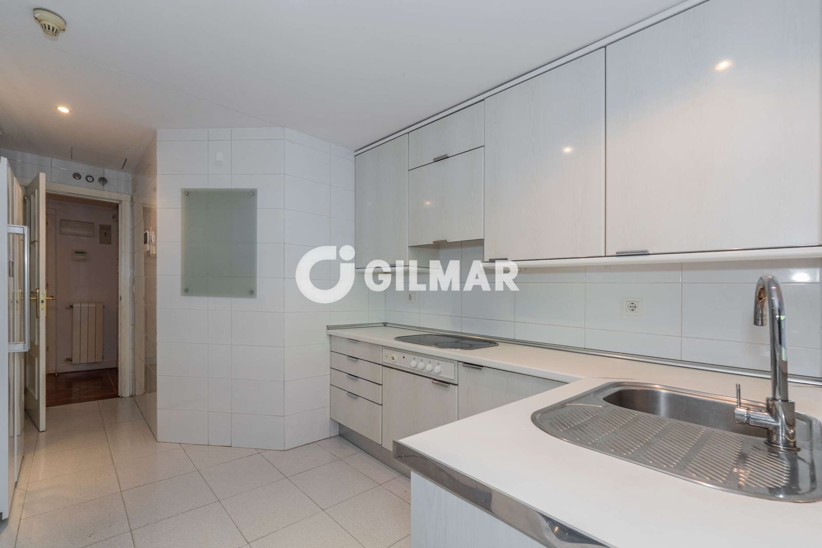 3 bedroom Flat for sale in La Moraleja with pool garage - € 1,249,000 (Ref: 10043508)