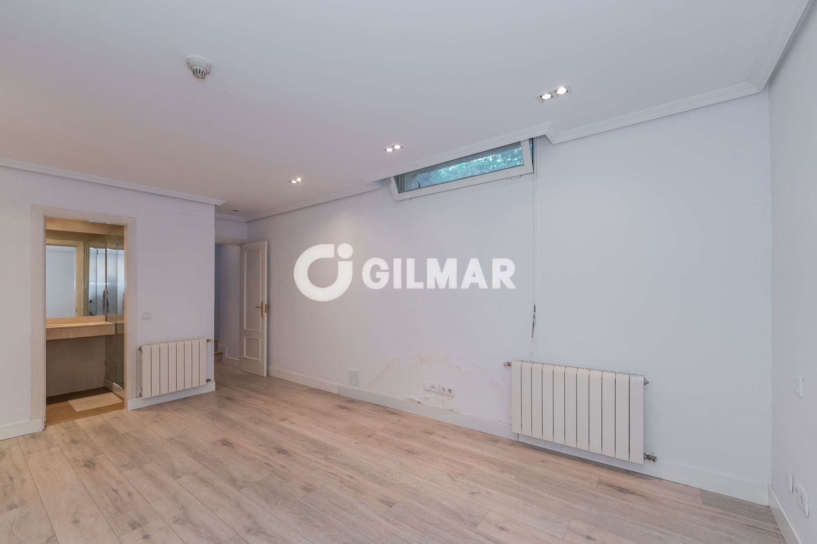 3 bedroom Flat for sale in La Moraleja with pool garage - € 1,249,000 (Ref: 10043508)