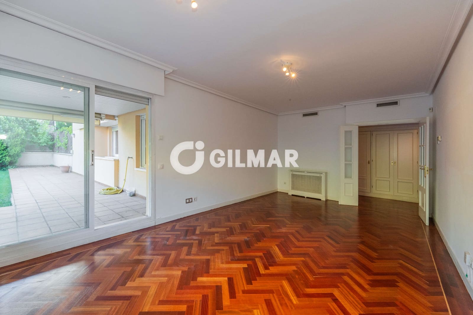 3 bedroom Flat for sale in La Moraleja with pool garage - € 1,249,000 (Ref: 10043508)