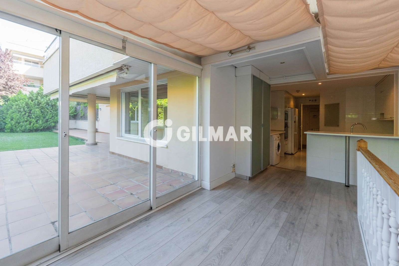 3 bedroom Flat for sale in La Moraleja with pool garage - € 1,249,000 (Ref: 10043508)