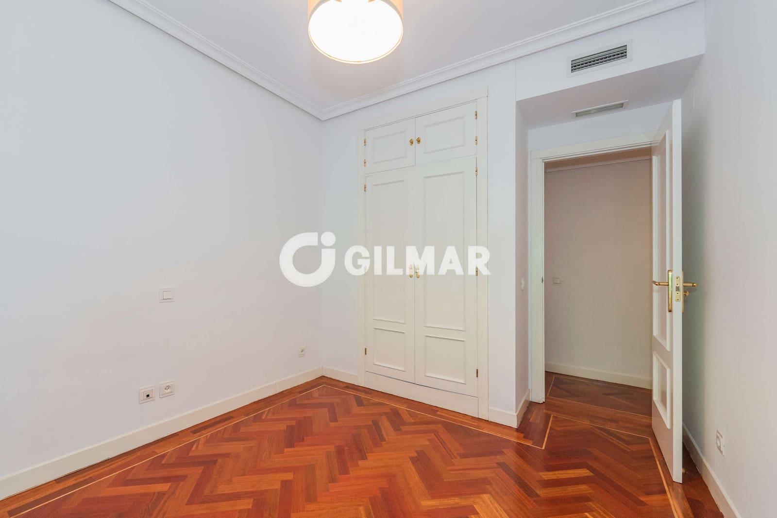3 bedroom Flat for sale in La Moraleja with pool garage - € 1,249,000 (Ref: 10043508)