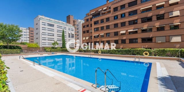 3 quarto Apartamento para venda em Valverde, Madrid cidade com piscina garagem - 730 000 € (Ref: 10043511)