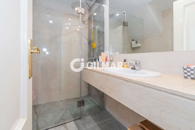 6 quarto Moradia Geminada para venda em La Moraleja, Alcobendas com piscina garagem - 2 090 000 € (Ref: 10043516)