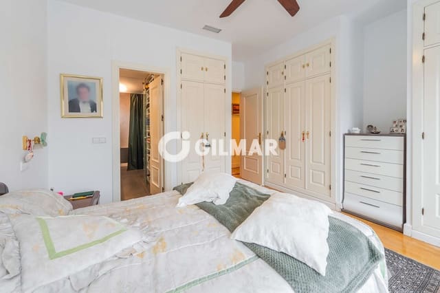 6 quarto Moradia Geminada para venda em La Moraleja, Alcobendas com piscina garagem - 2 090 000 € (Ref: 10043516)