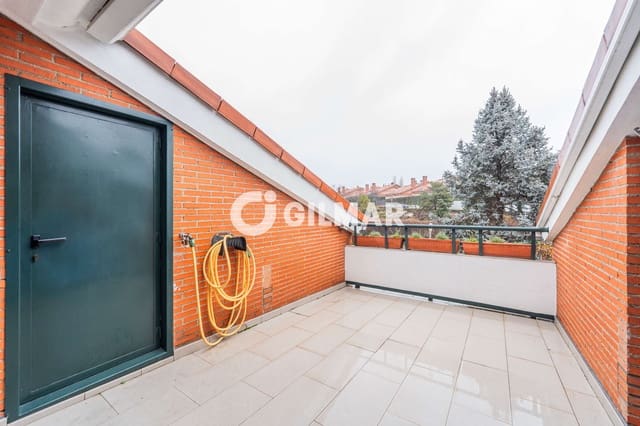 6 quarto Moradia Geminada para venda em La Moraleja, Alcobendas com piscina garagem - 2 090 000 € (Ref: 10043516)