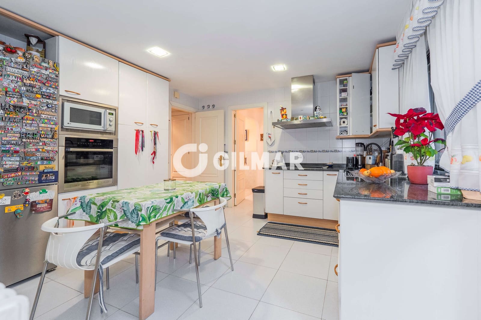 6 quarto Moradia Geminada para venda em La Moraleja com piscina garagem - 2 090 000 € (Ref: 10043516)