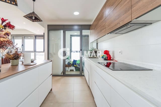 3 soveværelse Lejlighed til salg i Valdefuentes, Madrid by med swimmingpool garage - € 830.000 (Ref: 10043519)